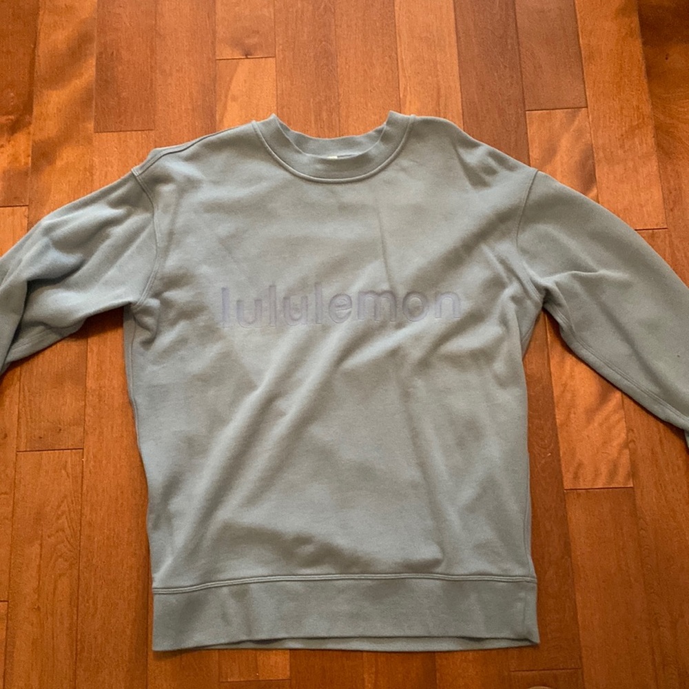 Brand new Lululemon crewneck worn once!